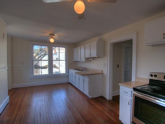 3rd image of 315 Warren St #3