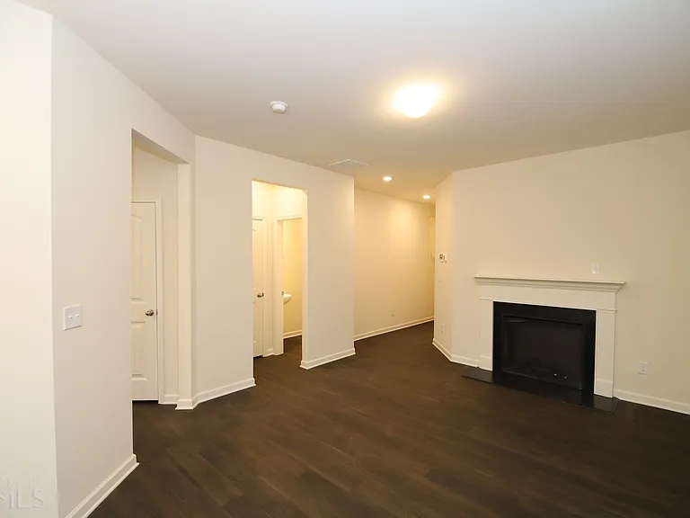 85 Chastain Cir — Photo 2