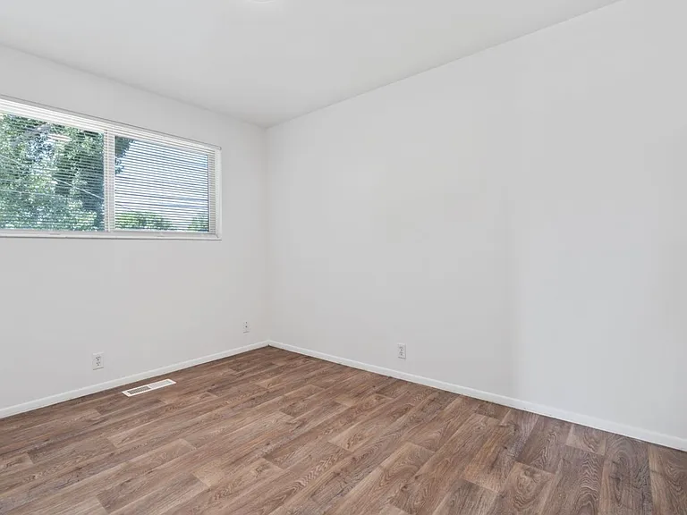 2614 S Green St — Photo 38