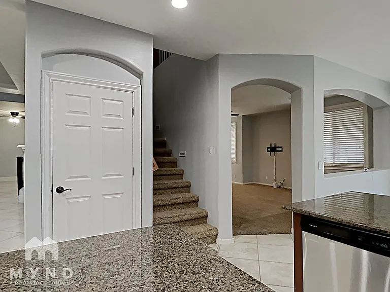 4043 E Bruce Ave — Photo 9