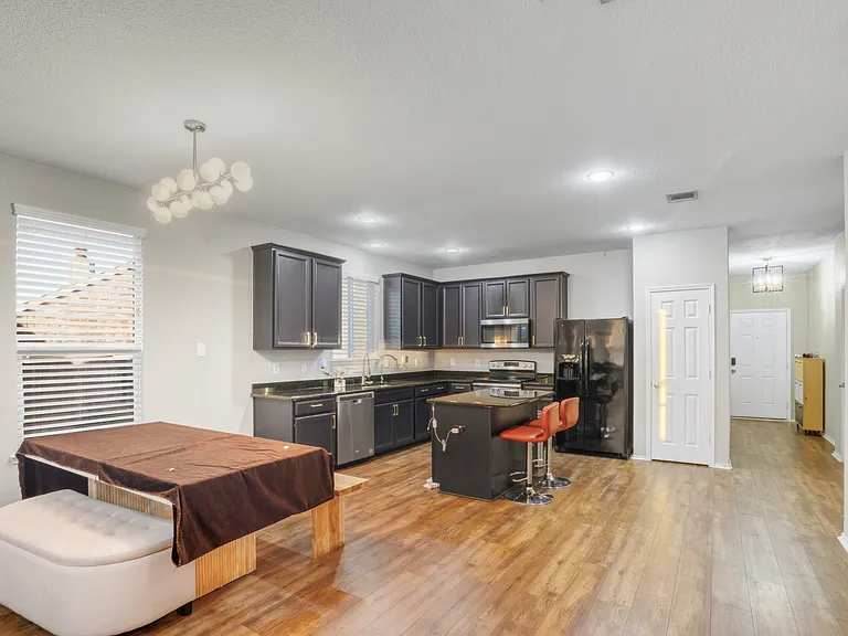 8101 Kurgan Trl — Photo 17