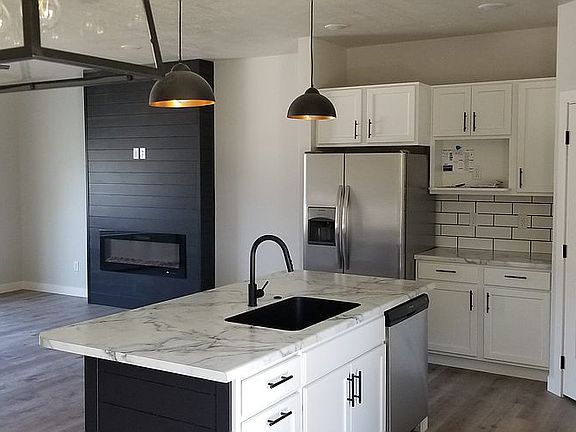 4th image of 502 Mae Rose Dr