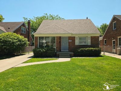 20308 Country Club Dr, Harper Woods, MI, 48225