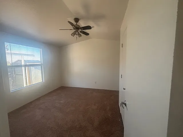 Casa Del Norte Mobile Home Park — Photo 33