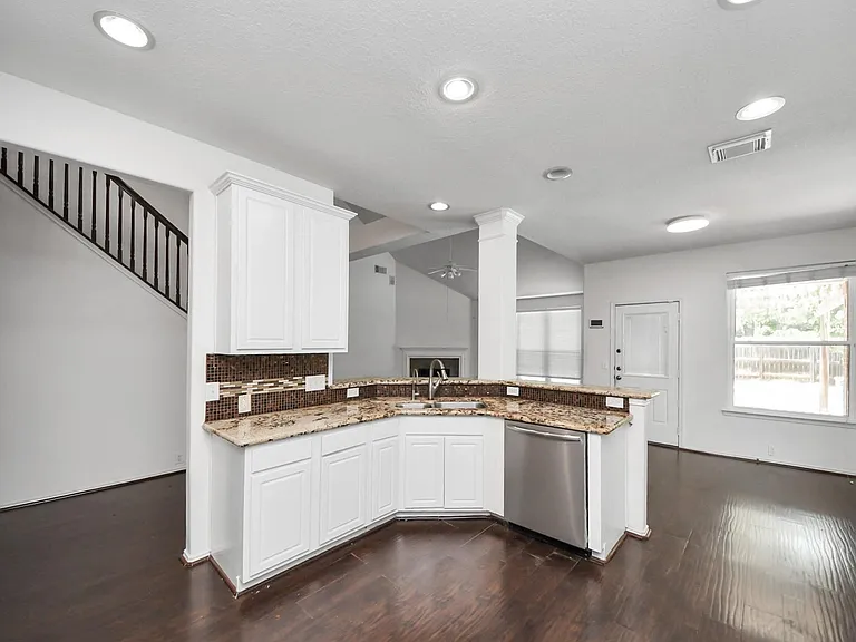 20510 Pioneer Bend Ct — Photo 11