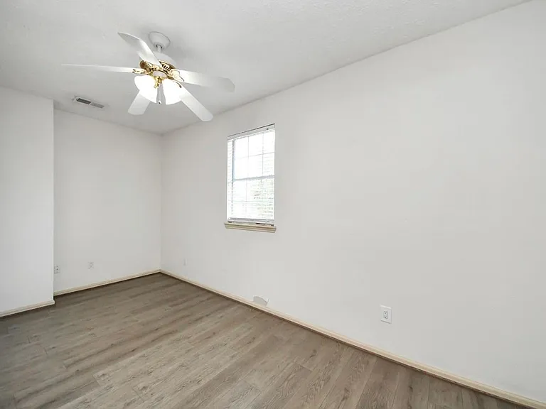 10535 Emnora Ln — Photo 40