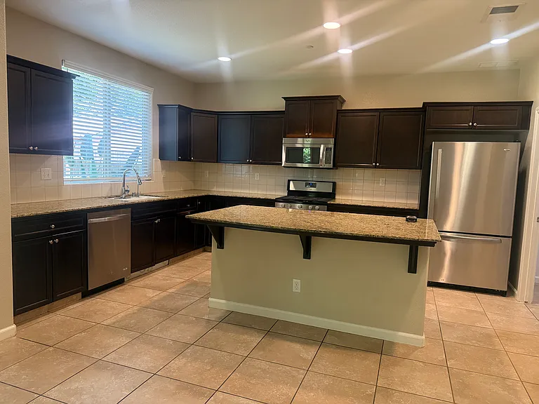 3541 Buckingham Ave — Photo 11