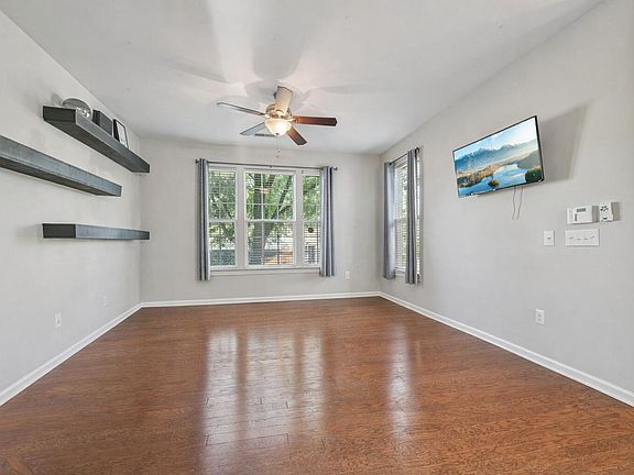 3rd image of 852 Cupola Dr