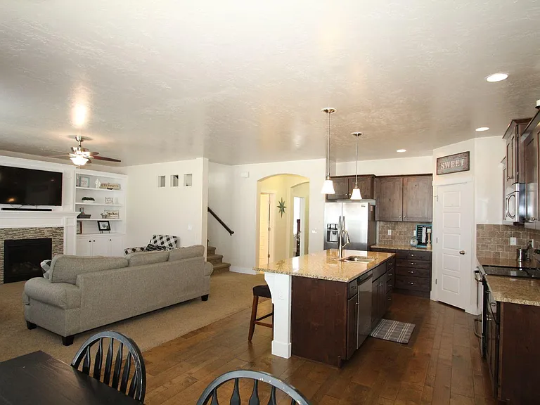 2531 S Riptide Ave — Photo 4
