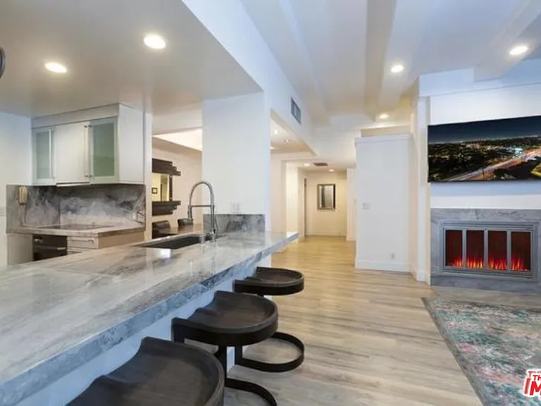1155 N La Cienega Blvd #3 — Photo 2