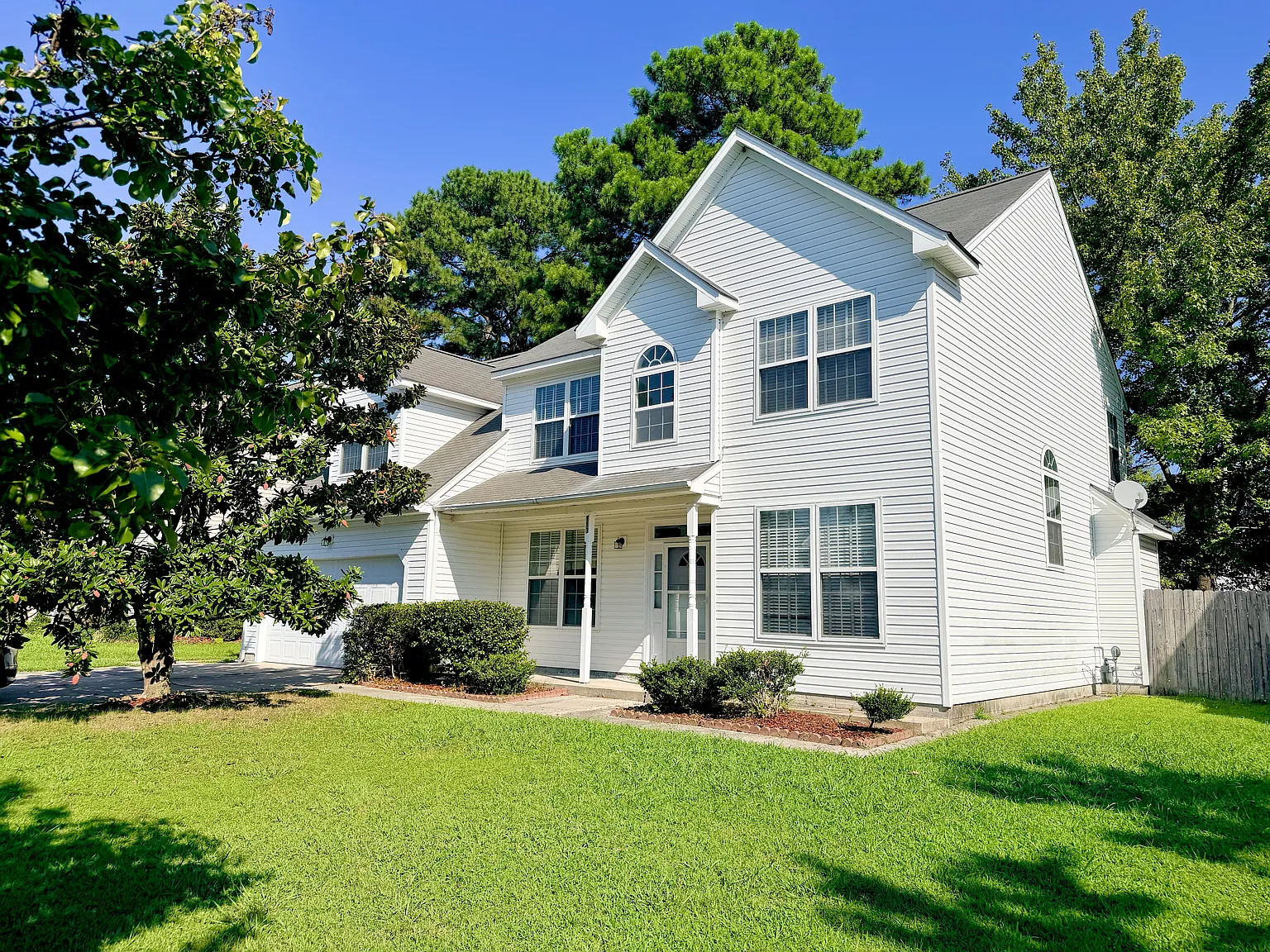 5 bed, 2901 sqft, $3,295 — Photo 1
