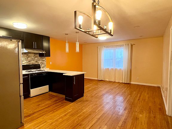 5th image of 148 Forest St #1R