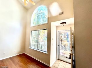 31 Encampment Dr, Bedminster, NJ 07921