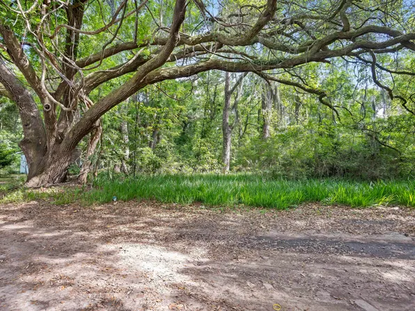 2496 Boy Scout Rd, Wadmalaw Island, SC 29487