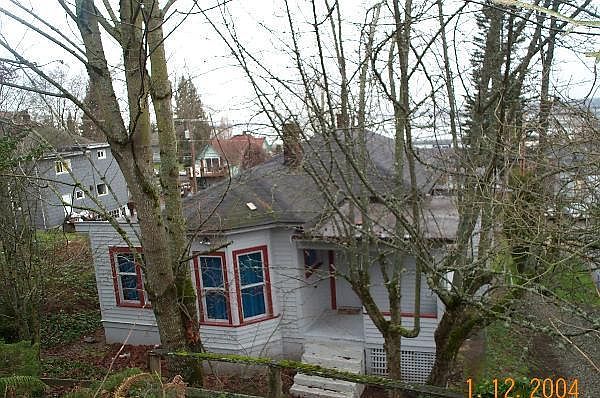 2nd image of 809 High St #201