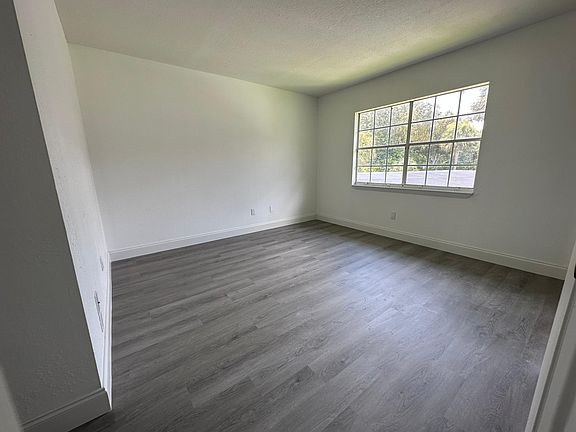 4th image of 313 Dirksen Dr APT A12