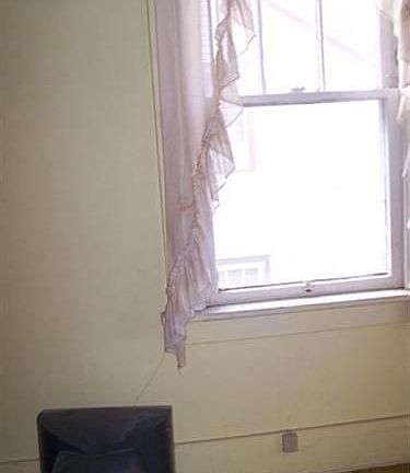 3rd image of 566 Belvedere Ave NE