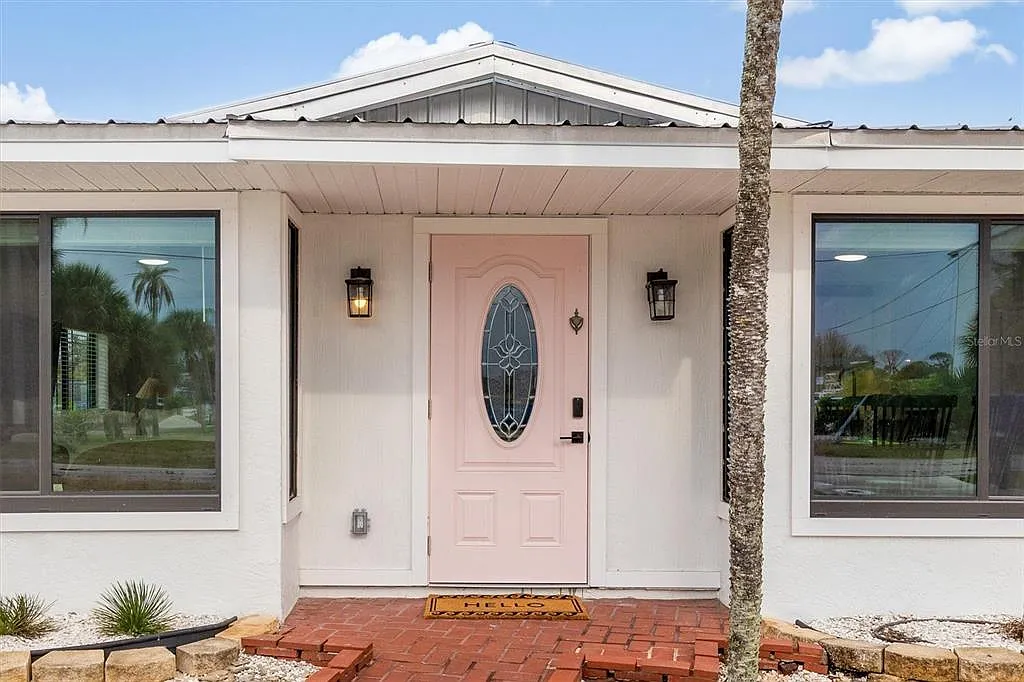 2 bed, 2.0 bath, 1325 sqft, $3,536 — Photo 2