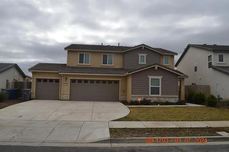 1663 Thistle Ln