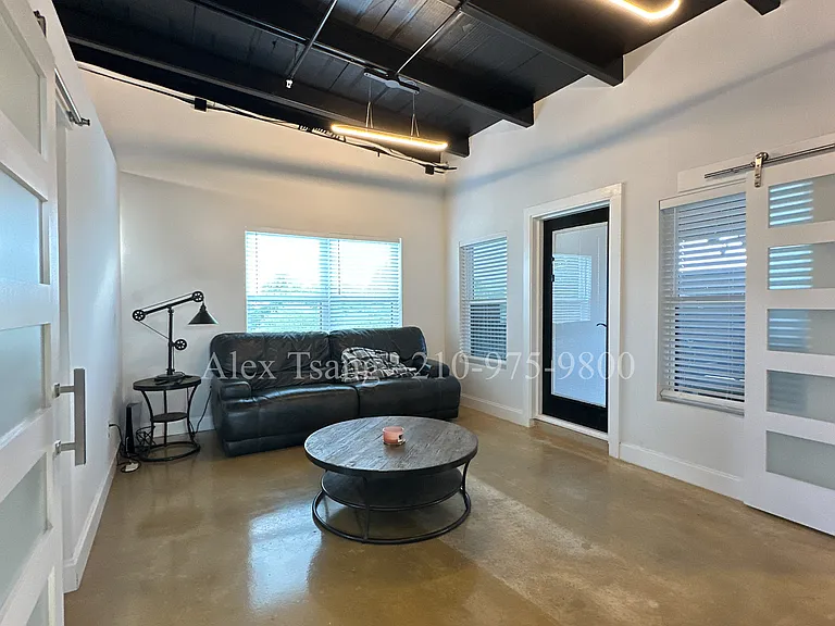 811 Montana St #1301 — Photo 7