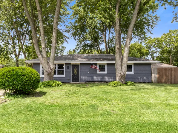 2123 Elmwood Ln, Joliet, IL 60433