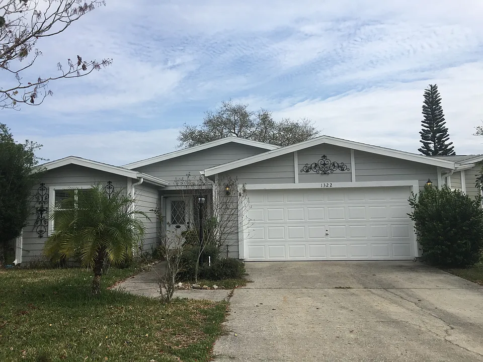 1322 Cypress Bend Cir