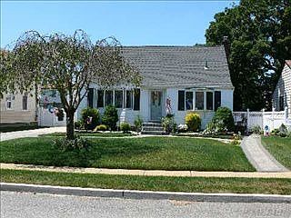 1st image of 1034 Douglas Ave