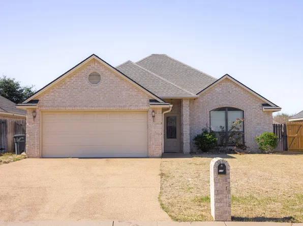110 Walcourt Loop, College Station, TX 77845