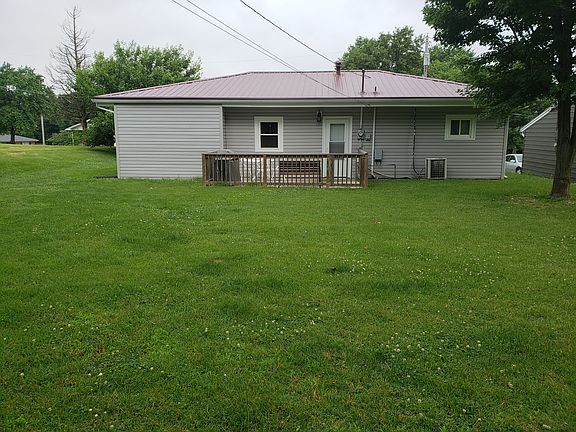2nd image of 944 Lake St