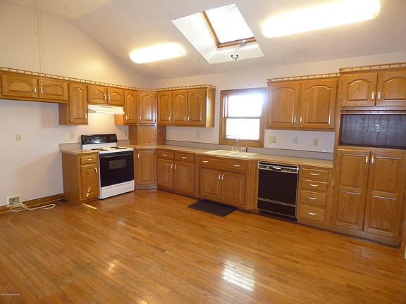 5th image of 262 Hardy Ln