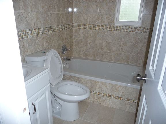 4th image of 1136 E 224th St