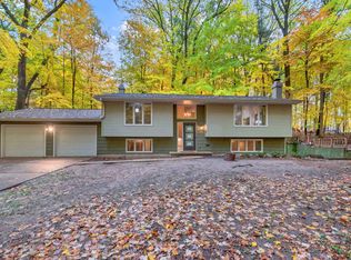 3883 Red Oak Dr, Green Bay, WI 54313