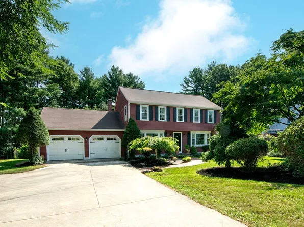 263 Edgewater Dr, Pembroke, MA 02359