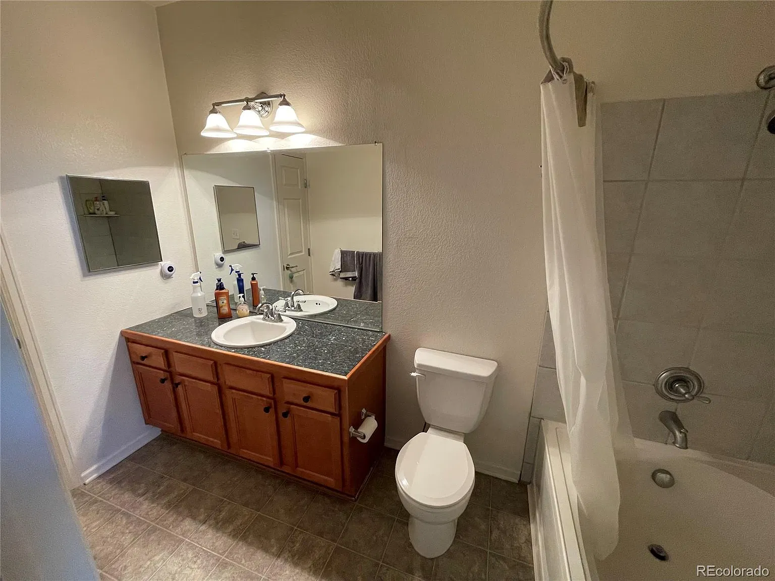 2 bed, 2.0 bath, 1271 sqft, $2,150 — Photo 3