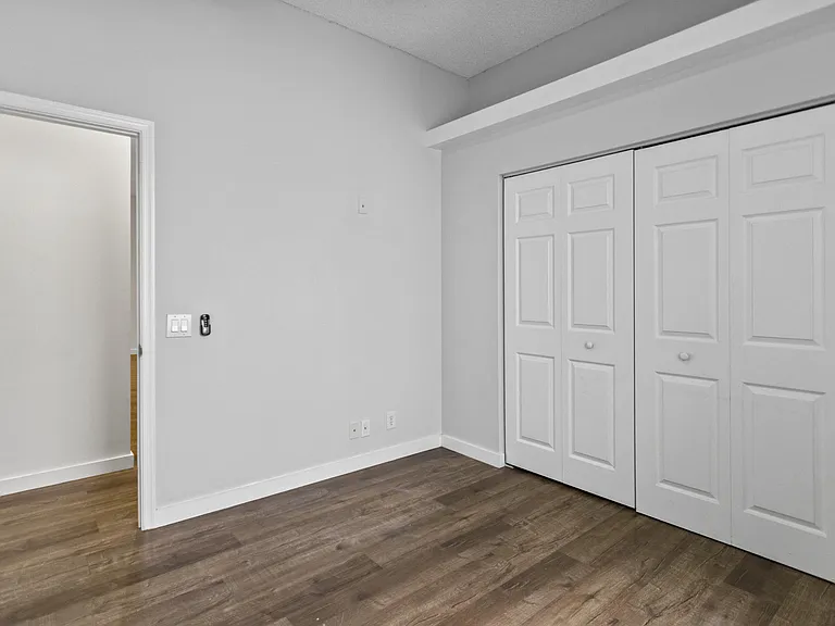 1071 Bluewood Ter — Photo 30