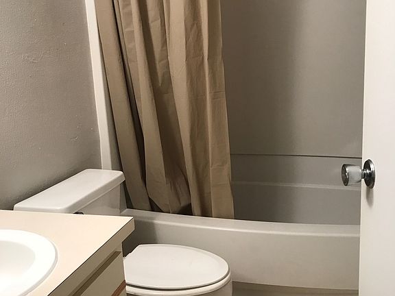 4th image of 7294 Cloister Dr APT 2