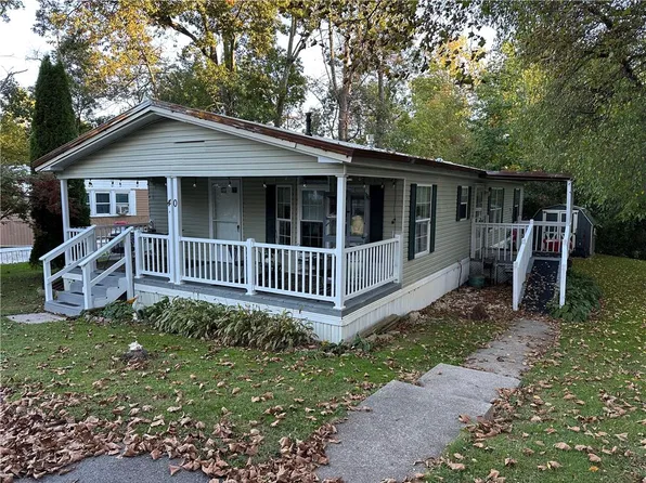 40 Hickory Hills Dr, Bath, PA 18014