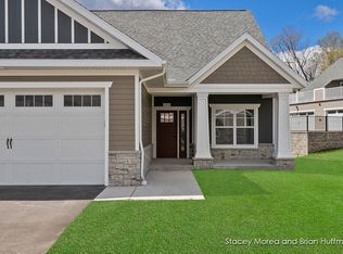 183 Tamarack Ln NE, Rockford, MI 49341