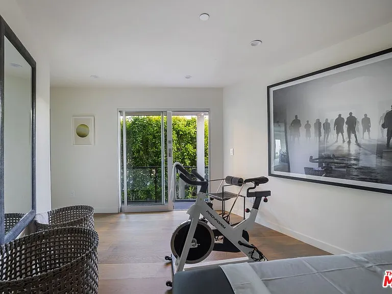 Kinglet Dr — Photo 17