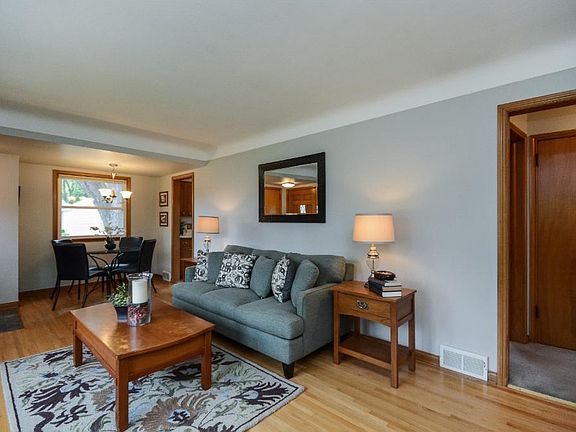 4th image of 7444 Park Ave S
