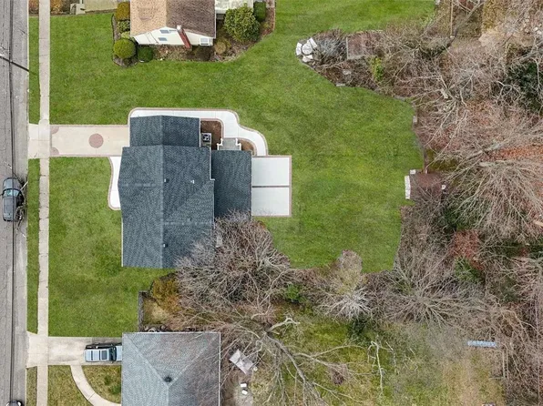 127 Prairie Drive, North Babylon, NY 11703