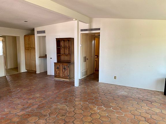 2nd image of 3549 W Lawrence Ln