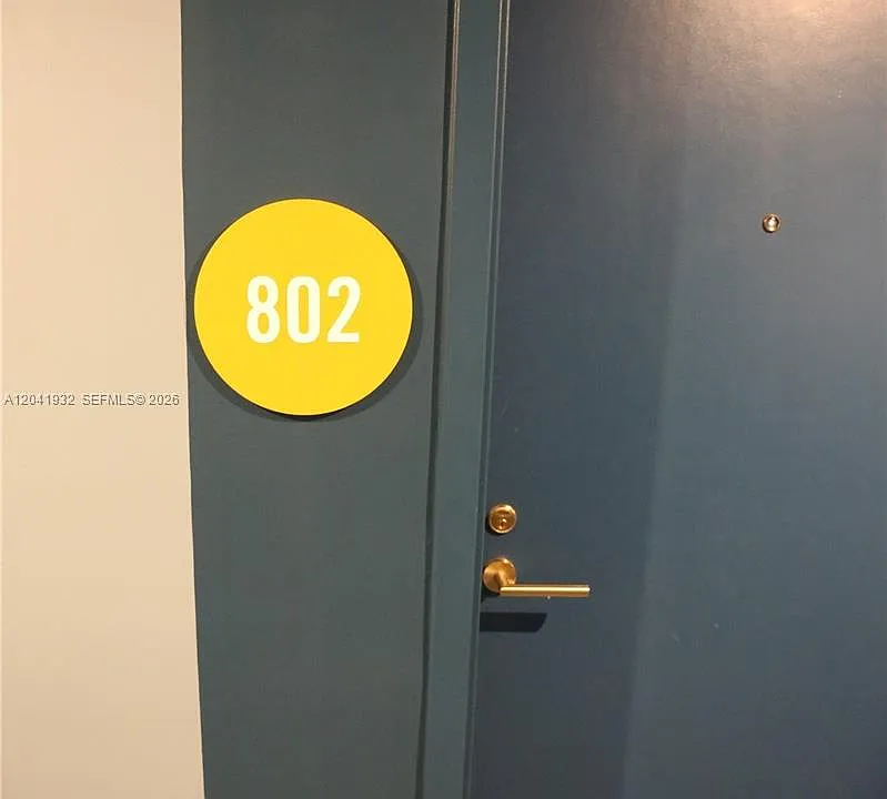 90 NE 32nd St #802