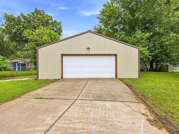 3rd image of 261 Renee Avenue