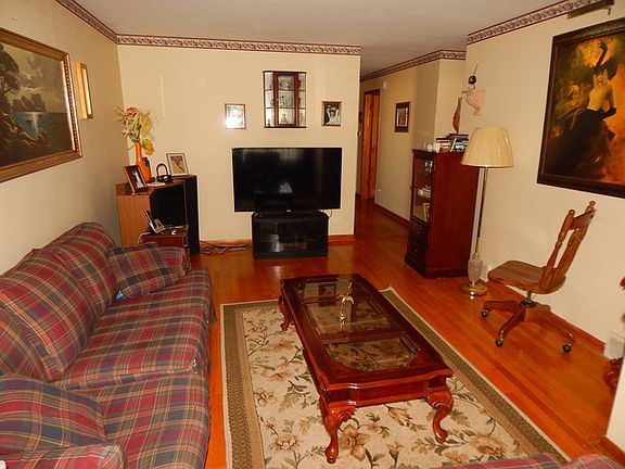 5th image of 2441 Lincoln St
