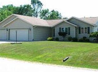 4306 Country Meadows Dr, Sheboygan, WI 53083