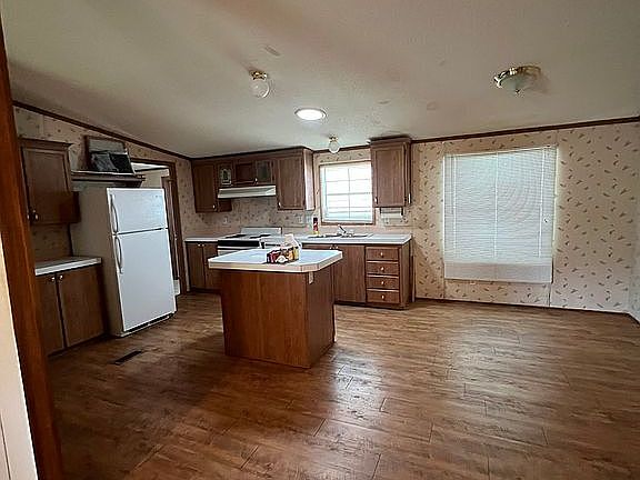 5th image of 1122 Gonzales Ln