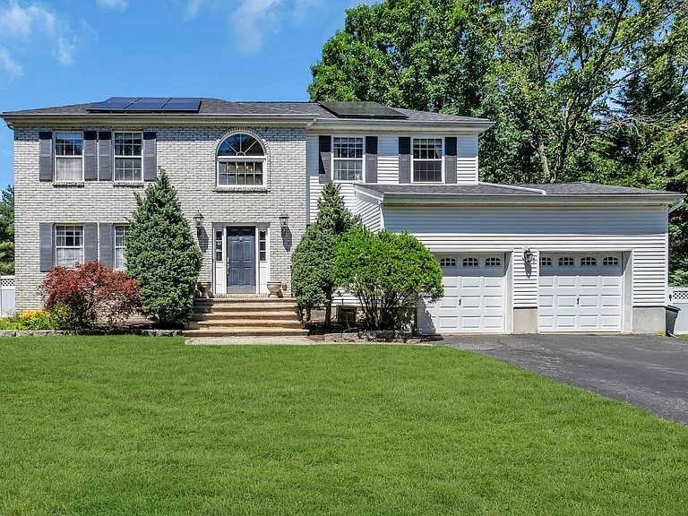6 Marybeth Ct — Photo 1