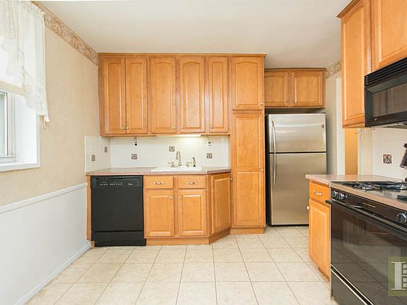 4th image of 2736 Independence Ave APT 3K