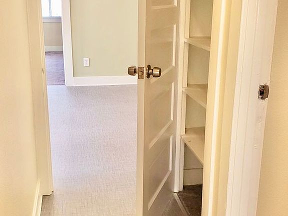 4th image of 516-522 W 10th St #520